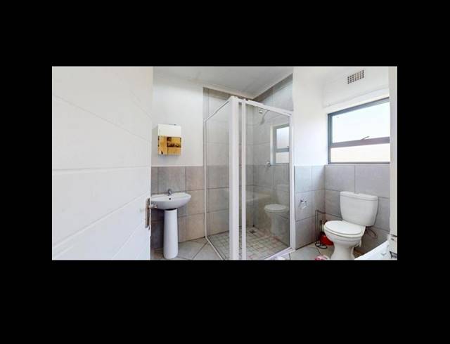 3 BEDROOM TOWNHOUSE FOR SALE IN NORTON HOME ESTATE